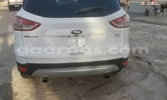 Acheter Occasion Voiture Ford Escape Blanc à Dakar, Dakar Acheter Occasion Voiture Ford Escape Blanc à Dakar, Dakar