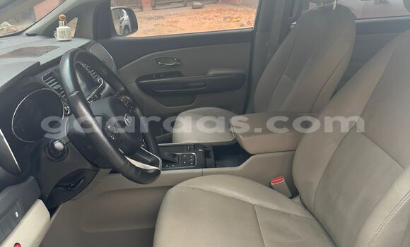 Dieundeu Beess Kia Carnival White Auto in Dakar in Dakar Dieundeu Beess Kia Carnival White Auto in Dakar in Dakar