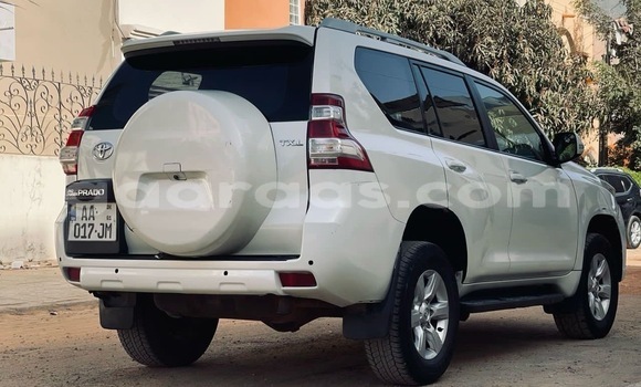 Dieundeu Occasion Toyota Prado White Auto in Dakar in Dakar Dieundeu Occasion Toyota Prado White Auto in Dakar in Dakar