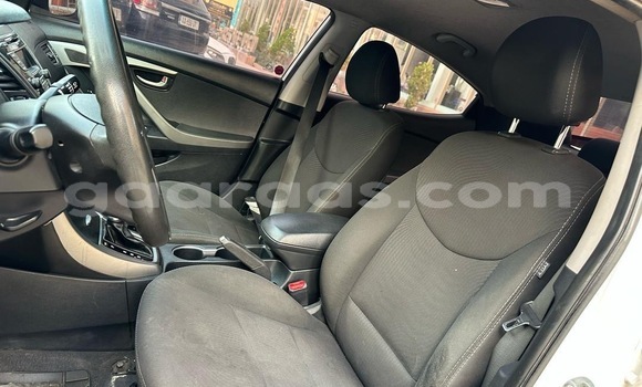 Acheter Occasion Voiture Hyundai Elantra Blanc à Dakar, Dakar Acheter Occasion Voiture Hyundai Elantra Blanc à Dakar, Dakar