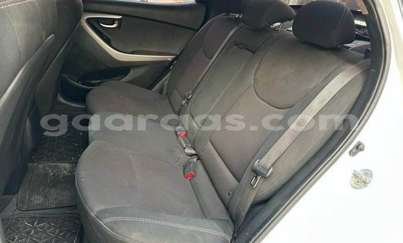 Acheter Occasion Voiture Hyundai Elantra Blanc à Dakar, Dakar Acheter Occasion Voiture Hyundai Elantra Blanc à Dakar, Dakar