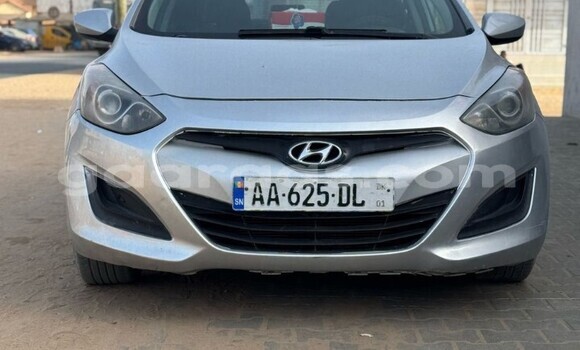 Buy Used Hyundai Elantra Silver Car in Dakar in Dakar Buy Used Hyundai Elantra Silver Car in Dakar in Dakar