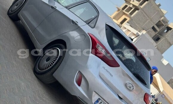 Buy Used Hyundai Elantra Silver Car in Dakar in Dakar Buy Used Hyundai Elantra Silver Car in Dakar in Dakar