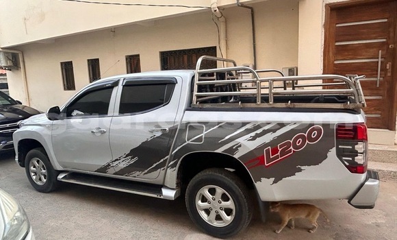 Acheter Occasion Voiture Mitsubishi L200 Blanc à Dakar, Dakar Acheter Occasion Voiture Mitsubishi L200 Blanc à Dakar, Dakar