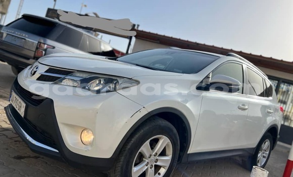 Dieundeu Occasion Toyota RAV4 White Auto in Dakar in Dakar Dieundeu Occasion Toyota RAV4 White Auto in Dakar in Dakar