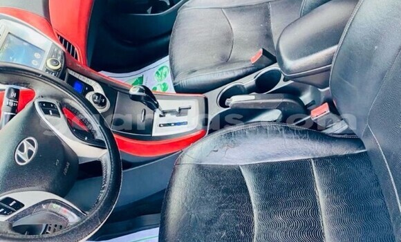 Acheter Occasion Voiture Hyundai Avante Blanc à Dakar, Dakar Acheter Occasion Voiture Hyundai Avante Blanc à Dakar, Dakar