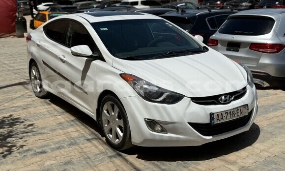 Buy Used Hyundai Avante Blanc Car in Dakar in Dakar Buy Used Hyundai Avante Blanc Car in Dakar in Dakar