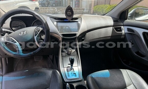 Buy Used Hyundai Avante Blanc Car in Dakar in Dakar Buy Used Hyundai Avante Blanc Car in Dakar in Dakar