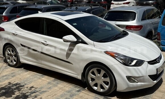 Buy Used Hyundai Avante Blanc Car in Dakar in Dakar Buy Used Hyundai Avante Blanc Car in Dakar in Dakar