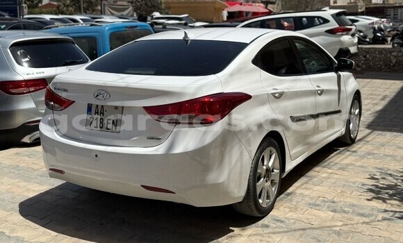 Buy Used Hyundai Avante Blanc Car in Dakar in Dakar Buy Used Hyundai Avante Blanc Car in Dakar in Dakar