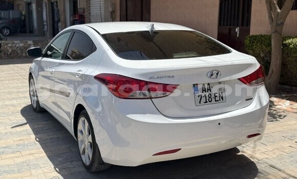 Buy Used Hyundai Avante Blanc Car in Dakar in Dakar Buy Used Hyundai Avante Blanc Car in Dakar in Dakar