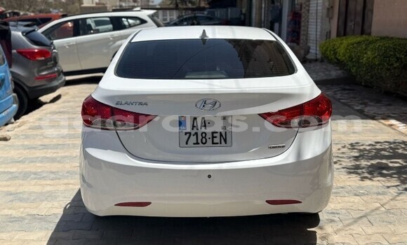 Buy Used Hyundai Avante Blanc Car in Dakar in Dakar Buy Used Hyundai Avante Blanc Car in Dakar in Dakar