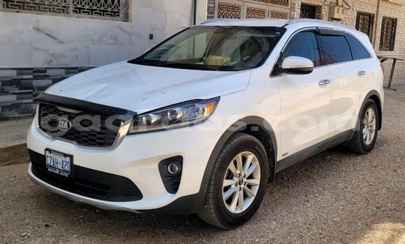 Acheter Occasion Voiture Kia Sorento Blanc à Dakar, Dakar Acheter Occasion Voiture Kia Sorento Blanc à Dakar, Dakar