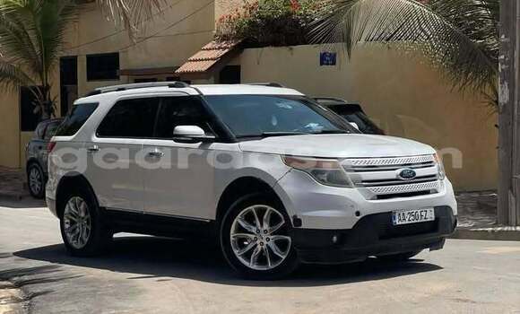 Buy Used Ford Explorer White Car in Dakar in Dakar Buy Used Ford Explorer White Car in Dakar in Dakar