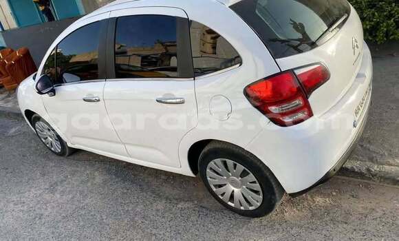 Buy Used Citroen C3 Blanc Car in Dakar in Dakar Buy Used Citroen C3 Blanc Car in Dakar in Dakar