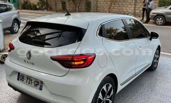 Dieundeu Occasion Renault Clio White Auto in Dakar in Dakar Dieundeu Occasion Renault Clio White Auto in Dakar in Dakar