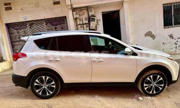 Dieundeu Occasion Toyota Rav 4 White Auto in Dakar in Dakar Dieundeu Occasion Toyota Rav 4 White Auto in Dakar in Dakar