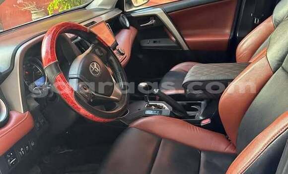 Dieundeu Occasion Toyota Rav 4 White Auto in Dakar in Dakar Dieundeu Occasion Toyota Rav 4 White Auto in Dakar in Dakar