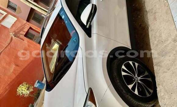 Dieundeu Occasion Toyota Rav 4 White Auto in Dakar in Dakar Dieundeu Occasion Toyota Rav 4 White Auto in Dakar in Dakar