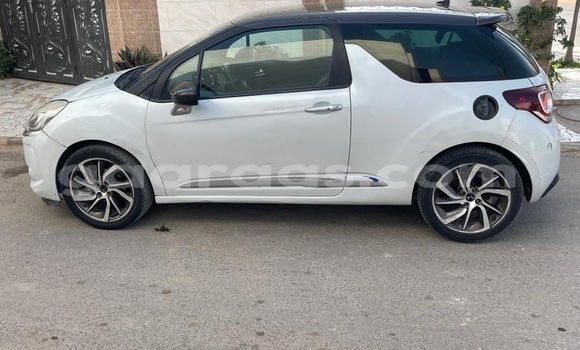 Acheter Occasion Voiture Citroen DS3 Blanc à Dakar, Dakar Acheter Occasion Voiture Citroen DS3 Blanc à Dakar, Dakar