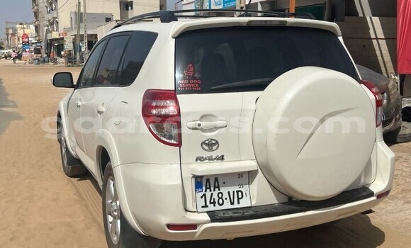 Dieundeu Occasion Toyota Rav 4 White Auto in Dakar in Dakar Dieundeu Occasion Toyota Rav 4 White Auto in Dakar in Dakar