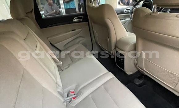Dieundeu Occasion Jeep Grand Cherokee Beige Auto in Dakar in Dakar Dieundeu Occasion Jeep Grand Cherokee Beige Auto in Dakar in Dakar