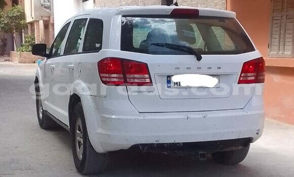 Buy Used Dodge Journey White Car in Dakar in Dakar Buy Used Dodge Journey White Car in Dakar in Dakar