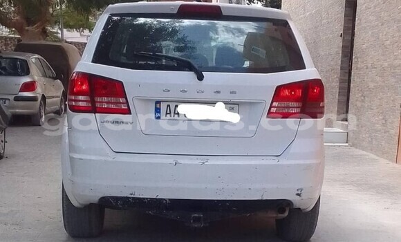 Buy Used Dodge Journey White Car in Dakar in Dakar Buy Used Dodge Journey White Car in Dakar in Dakar