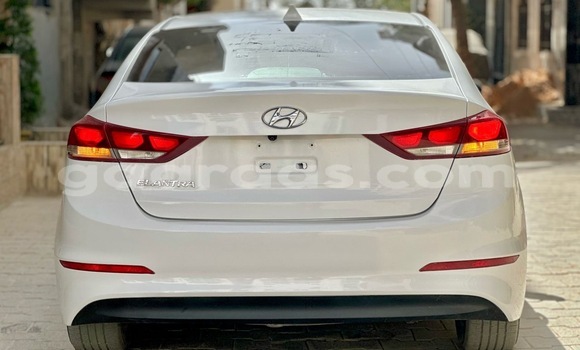 Acheter Import Voiture Hyundai Elantra Blanc à Dakar, Dakar Acheter Import Voiture Hyundai Elantra Blanc à Dakar, Dakar
