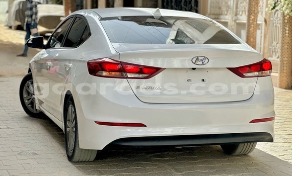 Acheter Import Voiture Hyundai Elantra Blanc à Dakar, Dakar Acheter Import Voiture Hyundai Elantra Blanc à Dakar, Dakar