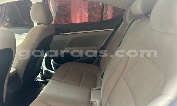 Acheter Import Voiture Hyundai Elantra Blanc à Dakar, Dakar Acheter Import Voiture Hyundai Elantra Blanc à Dakar, Dakar