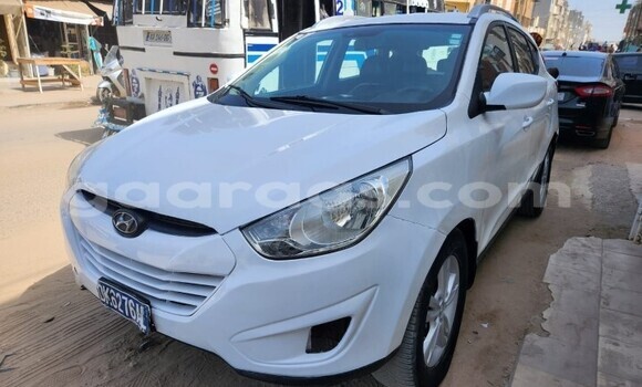 Buy Used Hyundai ix35 White Car in Dakar in Dakar Buy Used Hyundai ix35 White Car in Dakar in Dakar
