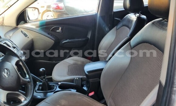 Buy Used Hyundai ix35 White Car in Dakar in Dakar Buy Used Hyundai ix35 White Car in Dakar in Dakar