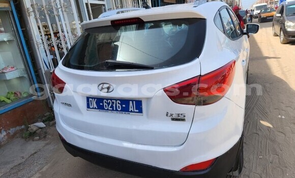 Buy Used Hyundai ix35 White Car in Dakar in Dakar Buy Used Hyundai ix35 White Car in Dakar in Dakar