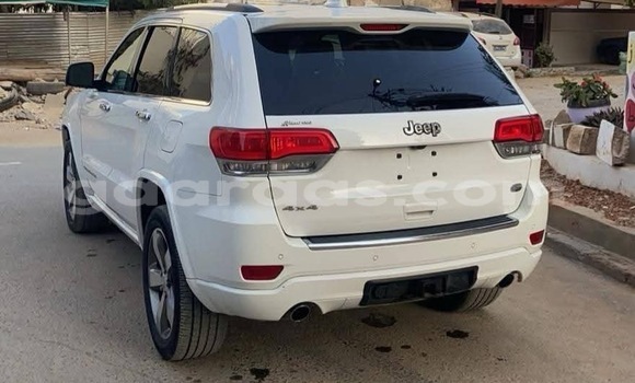 Dieundeu Occasion Jeep Grand Cherokee Blanc Auto in Dakar in Dakar Dieundeu Occasion Jeep Grand Cherokee Blanc Auto in Dakar in Dakar