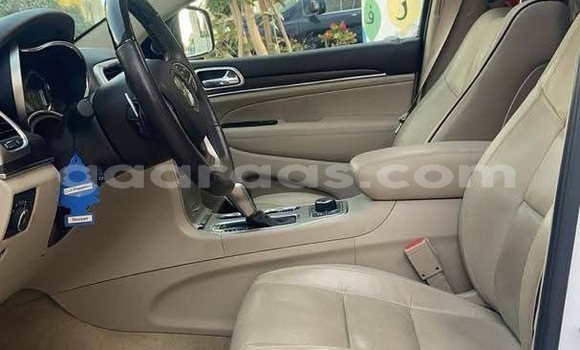 Dieundeu Occasion Jeep Grand Cherokee Blanc Auto in Dakar in Dakar Dieundeu Occasion Jeep Grand Cherokee Blanc Auto in Dakar in Dakar