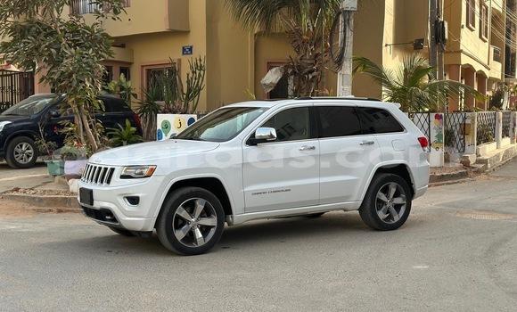 Dieundeu Occasion Jeep Grand Cherokee Blanc Auto in Dakar in Dakar Dieundeu Occasion Jeep Grand Cherokee Blanc Auto in Dakar in Dakar
