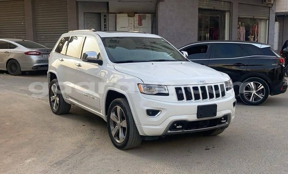 Dieundeu Occasion Jeep Grand Cherokee Blanc Auto in Dakar in Dakar Dieundeu Occasion Jeep Grand Cherokee Blanc Auto in Dakar in Dakar