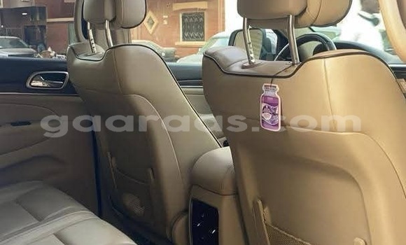 Dieundeu Occasion Jeep Grand Cherokee Blanc Auto in Dakar in Dakar Dieundeu Occasion Jeep Grand Cherokee Blanc Auto in Dakar in Dakar