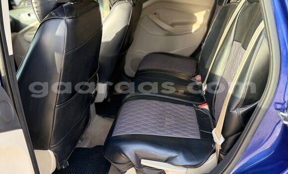 Acheter Occasion Voiture Ford Escape Bleu à Dakar, Dakar Acheter Occasion Voiture Ford Escape Bleu à Dakar, Dakar