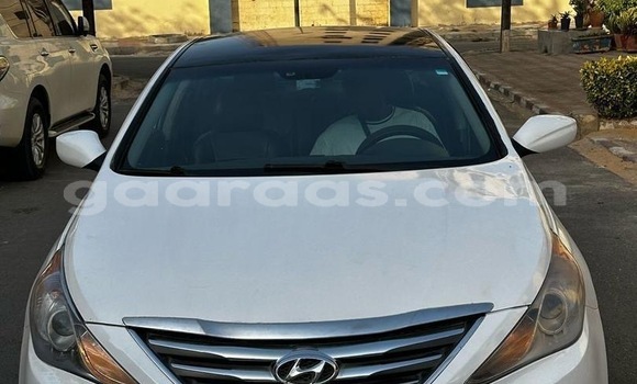Dieundeu Occasion Hyundai Sonata White Auto in Dakar in Dakar