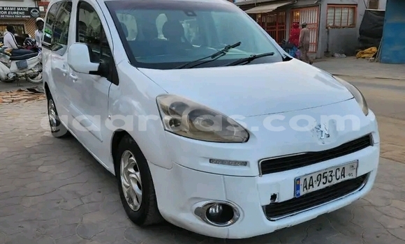 Dieundeu Occasion Citroen Berlingo White Auto in Dakar in Dakar Dieundeu Occasion Citroen Berlingo White Auto in Dakar in Dakar