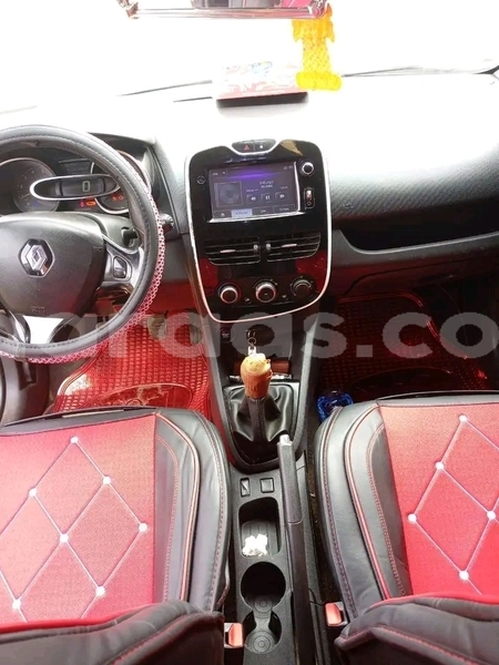 Big with watermark renault clio dakar dakar 31324