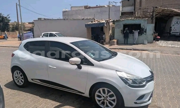 Dieundeu Occasion Renault Clio Blanc Auto in Dakar in Dakar Dieundeu Occasion Renault Clio Blanc Auto in Dakar in Dakar