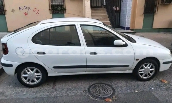 Dieundeu Occasion Renault Megane White Auto in Dakar in Dakar Dieundeu Occasion Renault Megane White Auto in Dakar in Dakar