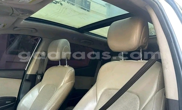 Dieundeu Occasion Hyundai Santa Fe White Auto in Dakar in Dakar Dieundeu Occasion Hyundai Santa Fe White Auto in Dakar in Dakar