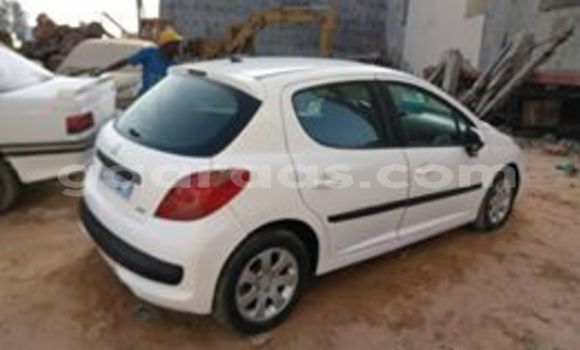 Acheter Occasion Voiture Peugeot 207 Blanc à Dakar, Dakar Acheter Occasion Voiture Peugeot 207 Blanc à Dakar, Dakar