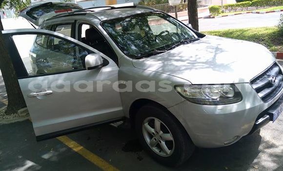Acheter Occasion Voiture Hyundai Santa Fe Gris à Gueule Tapee Fass Colobane au Dakar Acheter Occasion Voiture Hyundai Santa Fe Gris à Gueule Tapee Fass Colobane au Dakar