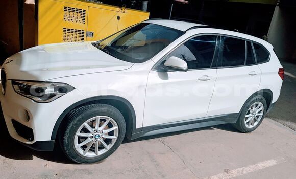 Acheter Neuf Voiture BMW X1 Blanc à Dakar, Dakar Acheter Neuf Voiture BMW X1 Blanc à Dakar, Dakar