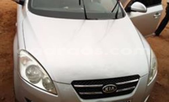 Dieundeu Occasion Kia Cee'd Silver Auto in Dakar in Dakar Dieundeu Occasion Kia Cee'd Silver Auto in Dakar in Dakar